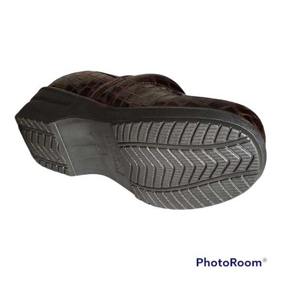 Judith Brown Patent Leather Clogs SZ 7 - Picture 7 of 7